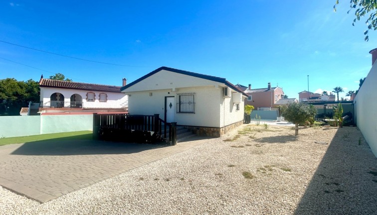 Resale - Chalet - Pilar de la Horadada - Pinar de Campoverde