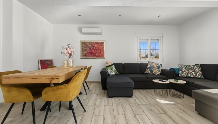 Resale - Chalet - Pilar de la Horadada - Pinar de Campoverde