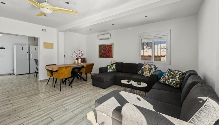 Resale - Chalet - Pilar de la Horadada - Pinar de Campoverde