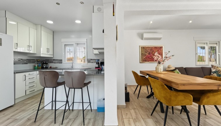 Resale - Chalet - Pilar de la Horadada - Pinar de Campoverde