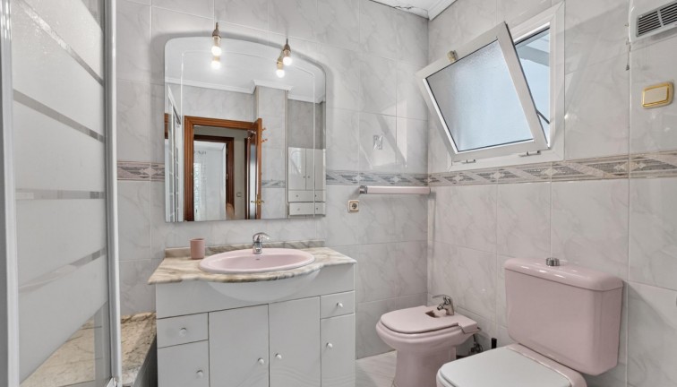 Reventa - Apartamento / piso - Torrevieja