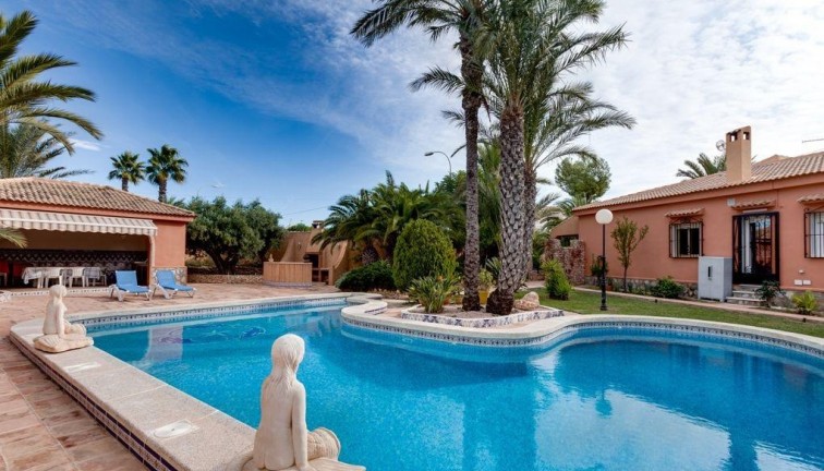 Jälleenmyynti - Erillistalo - Torrevieja - La Siesta