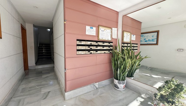 Resale - Duplex apartment - Torrevieja
