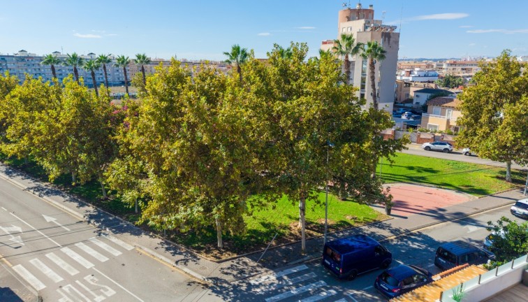 Resale - Duplex apartment - Torrevieja