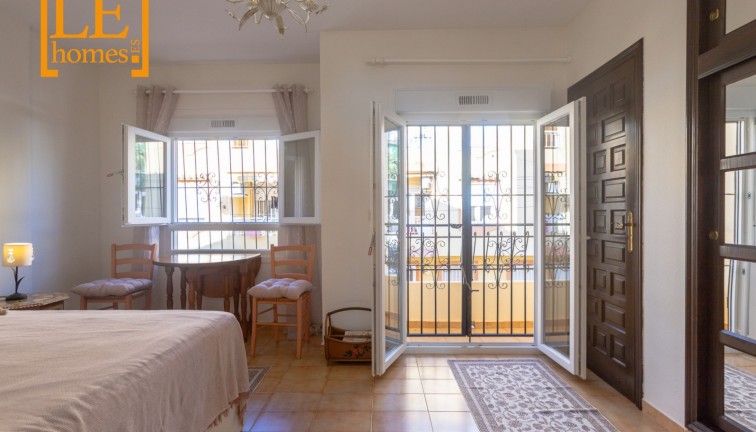 Jälleenmyynti - Paritalo/Rivitalo - Torrevieja - La veleta
