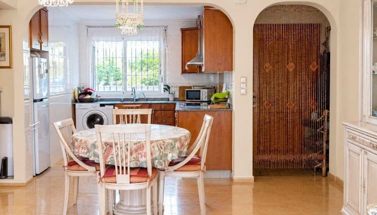 Jälleenmyynti - Bungalow - Orihuela Costa - Lomas de Cabo Roig