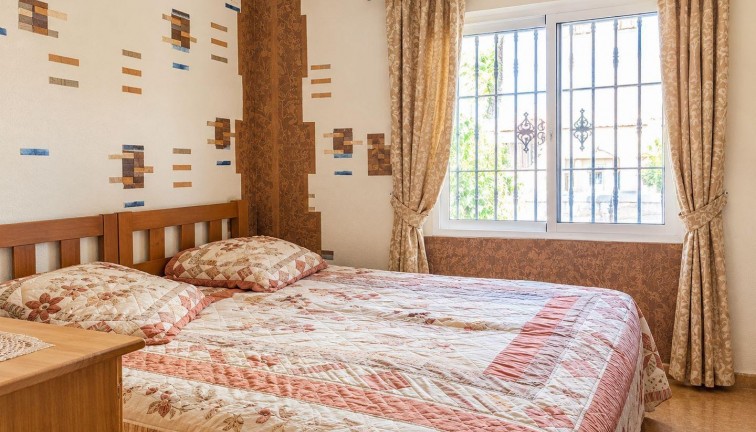 Jälleenmyynti - Bungalow - Orihuela Costa - Lomas de Cabo Roig