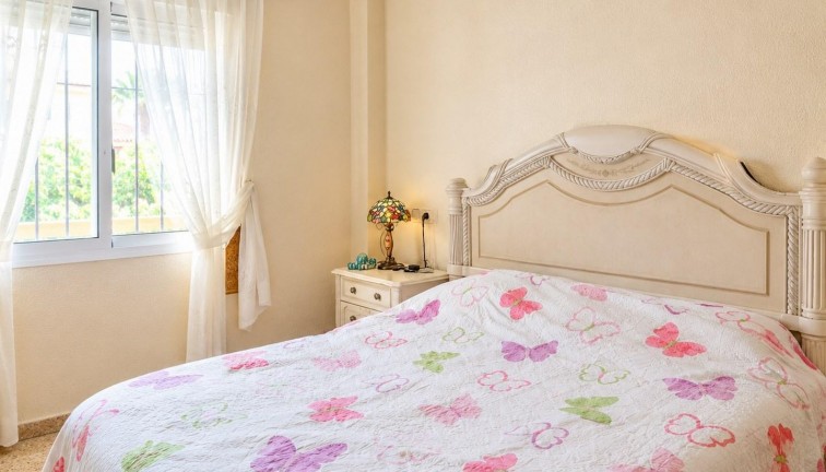 Jälleenmyynti - Bungalow - Orihuela Costa - Lomas de Cabo Roig