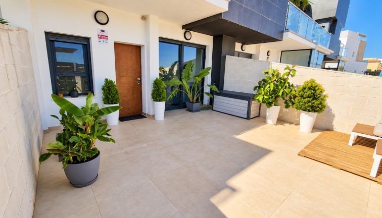 Resale - Chalet - Orihuela Costa - Villamartín