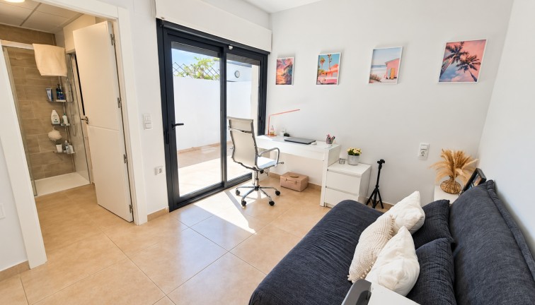Resale - Chalet - Orihuela Costa - Villamartín