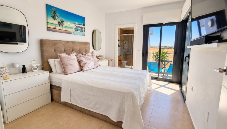 Resale - Chalet - Orihuela Costa - Villamartín