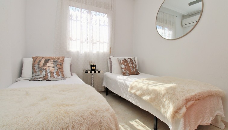 Jälleenmyynti - Paritalo/Rivitalo - Villamartín