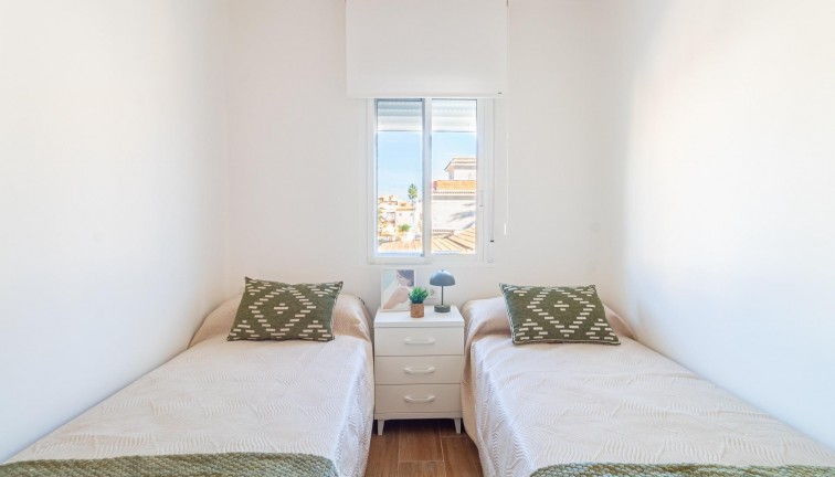 Jälleenmyynti - Paritalo/Rivitalo - Torrevieja - Los Frutales