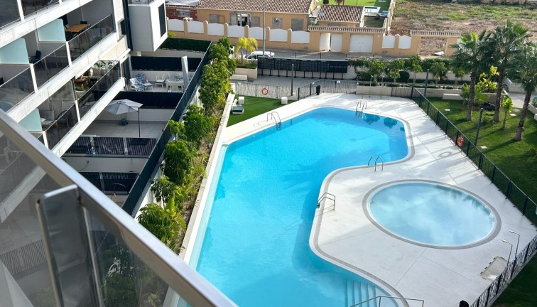 Resale - Apartment - Orihuela Costa - Campoamor