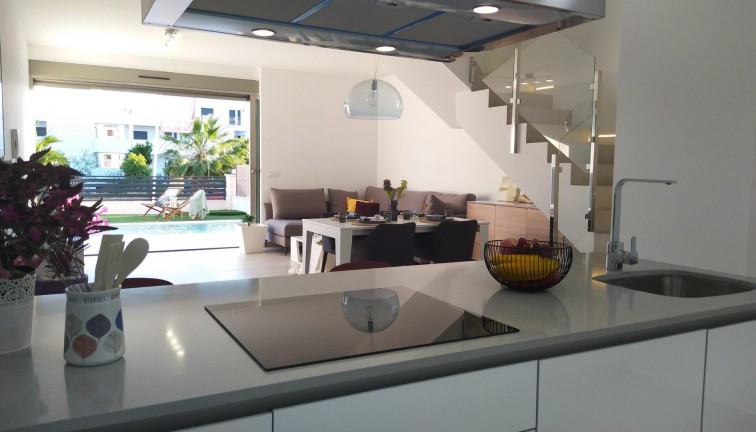 Uudistuotanto - Erillistalo - Orihuela Costa - Villamartín