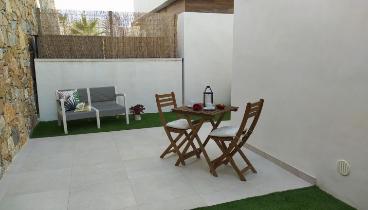 Uudistuotanto - Erillistalo - Orihuela Costa - Villamartín