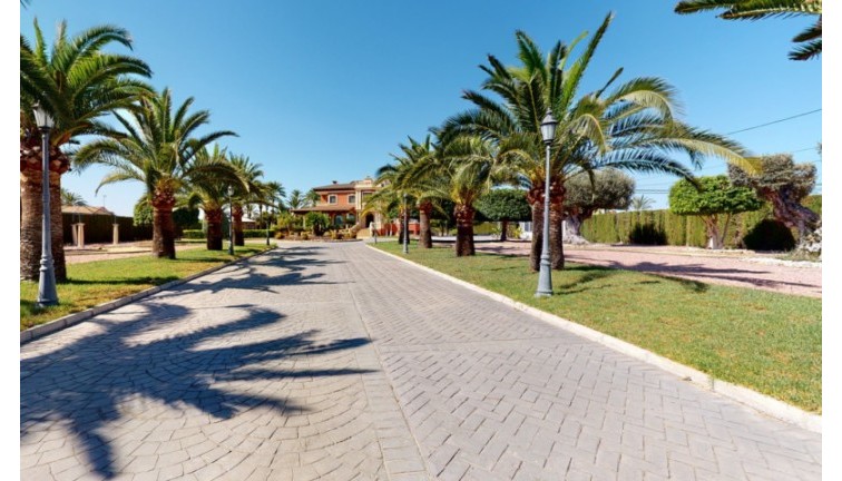 Resale - Chalet - Elche