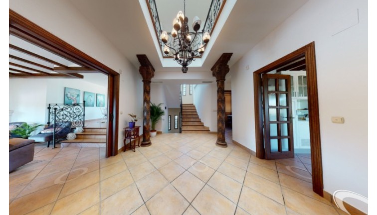 Resale - Chalet - Elche