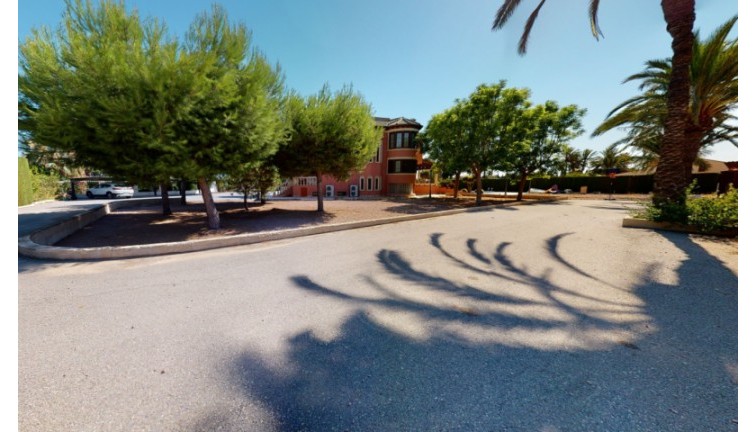 Resale - Chalet - Elche