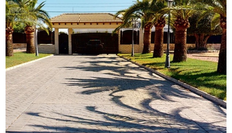 Resale - Chalet - Elche