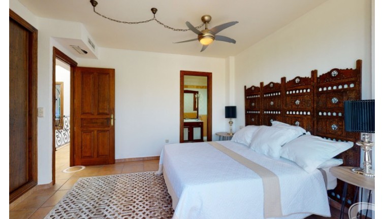 Resale - Chalet - Elche