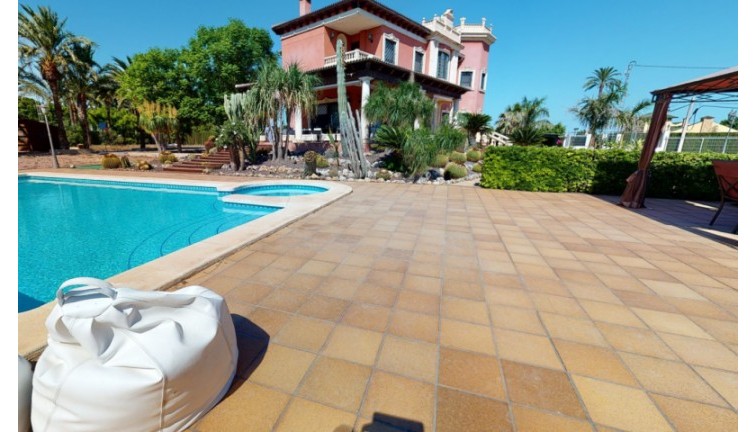 Resale - Chalet - Elche