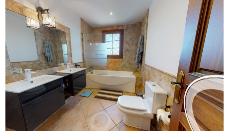 Resale - Chalet - Elche