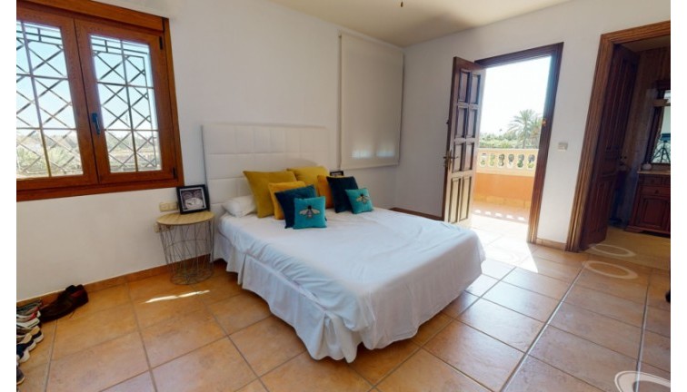 Resale - Chalet - Elche