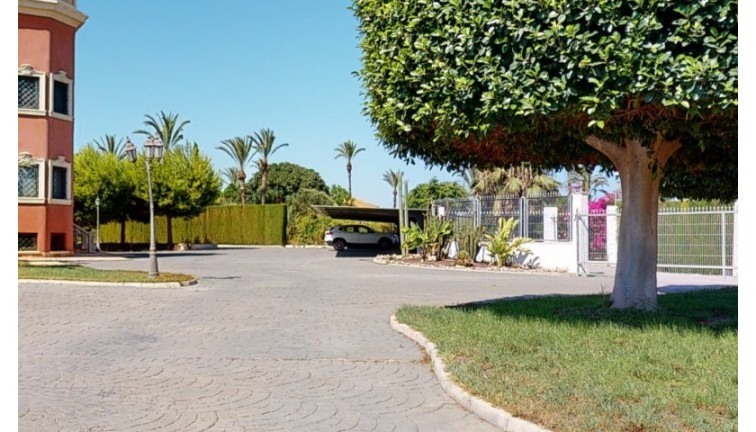 Resale - Chalet - Elche