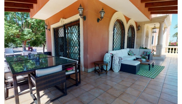 Resale - Chalet - Elche