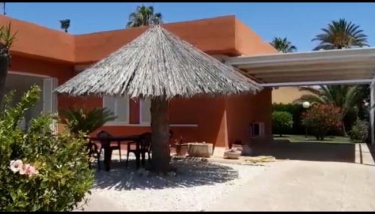 Resale - Chalet - Torrevieja