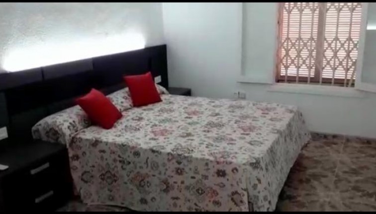 Resale - Chalet - Torrevieja