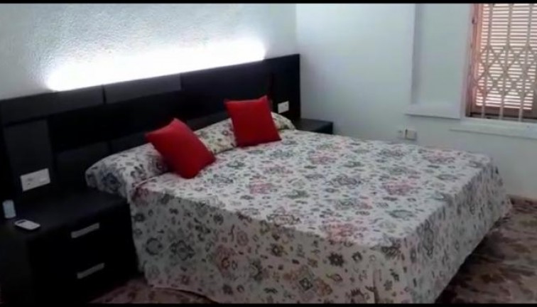 Resale - Chalet - Torrevieja