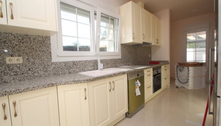 Resale - Chalet - Orihuela Costa - Cabo Roig