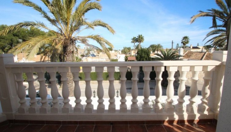 Resale - Chalet - Orihuela Costa - Cabo Roig