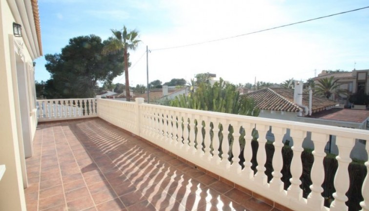 Resale - Chalet - Orihuela Costa - Cabo Roig