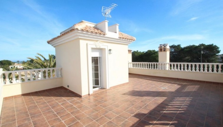 Resale - Chalet - Orihuela Costa - Cabo Roig