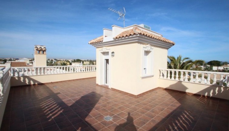 Resale - Chalet - Orihuela Costa - Cabo Roig