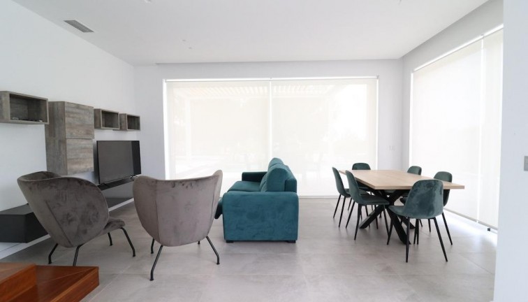 Resale - Chalet - Orihuela Costa - Campoamor