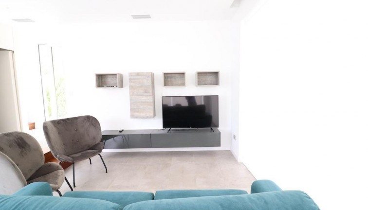 Resale - Chalet - Orihuela Costa - Campoamor