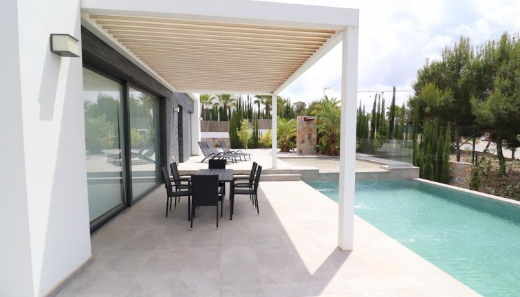 Resale - Chalet - Orihuela Costa - Campoamor