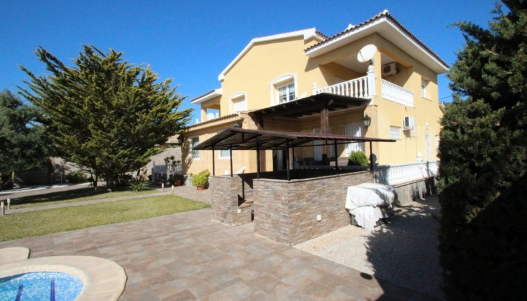 Resale - Chalet - Orihuela Costa - Cabo Roig