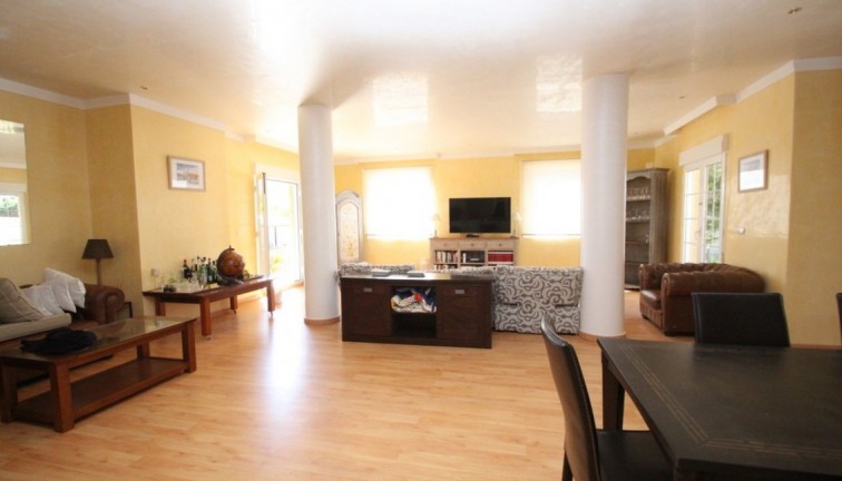 Resale - Chalet - Orihuela Costa - Cabo Roig