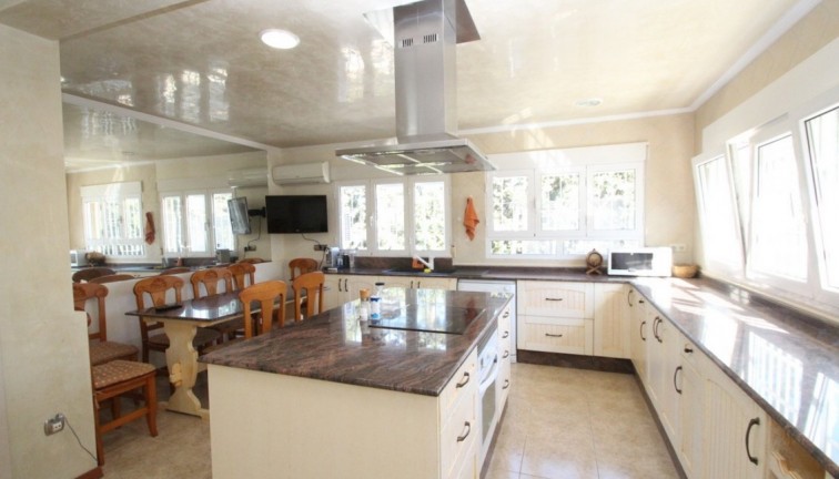 Resale - Chalet - Orihuela Costa - Cabo Roig