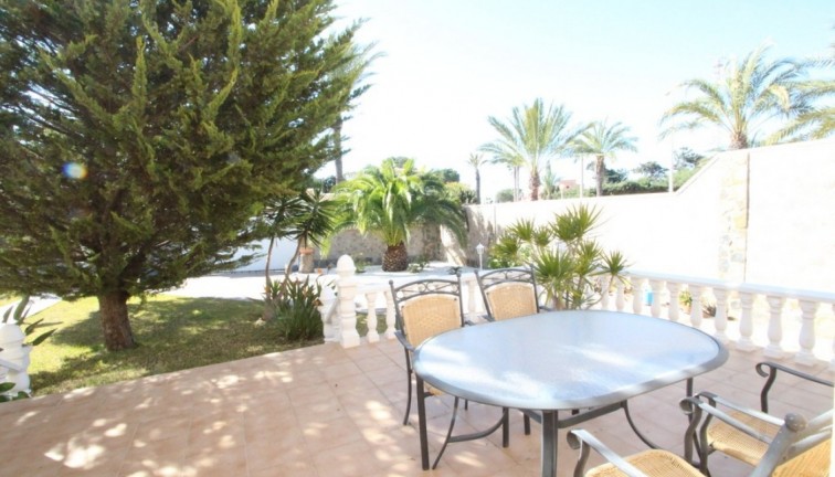 Resale - Chalet - Orihuela Costa - Cabo Roig