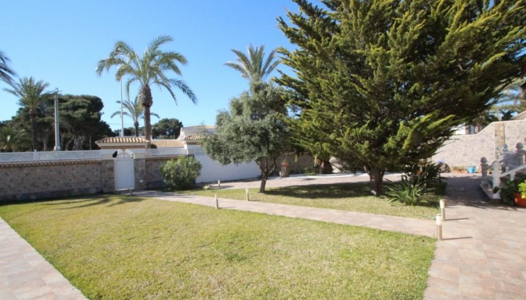 Resale - Chalet - Orihuela Costa - Cabo Roig
