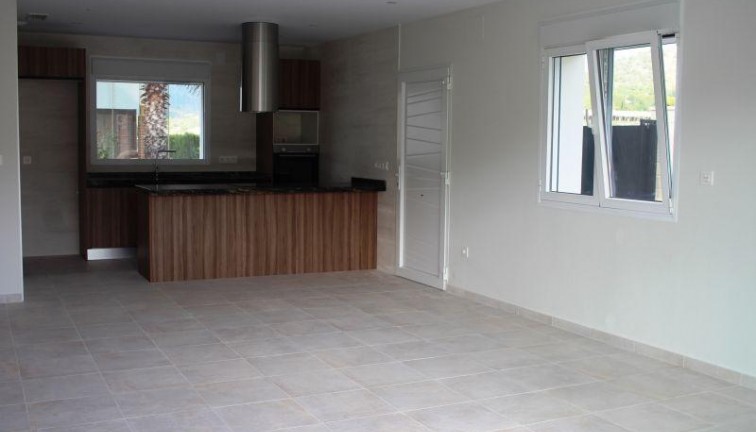 Uudistuotanto - Erillistalo - La Romana