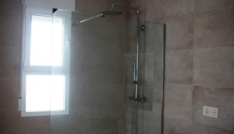 Uudistuotanto - Erillistalo - La Romana