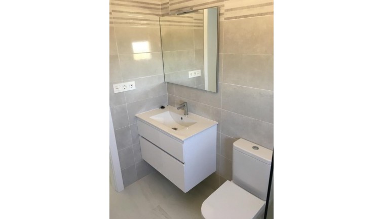 Uudistuotanto - Erillistalo - Pinoso