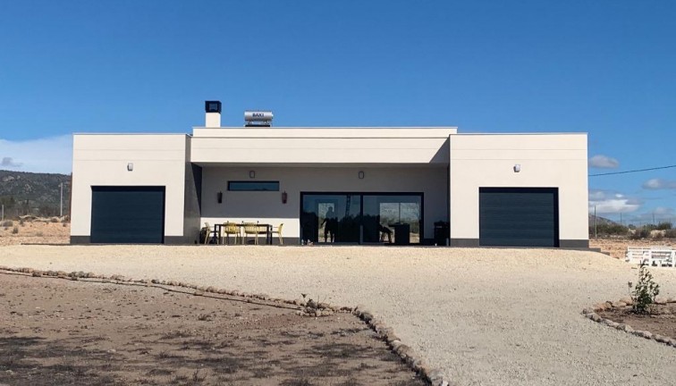 Uudistuotanto - Erillistalo - Pinoso